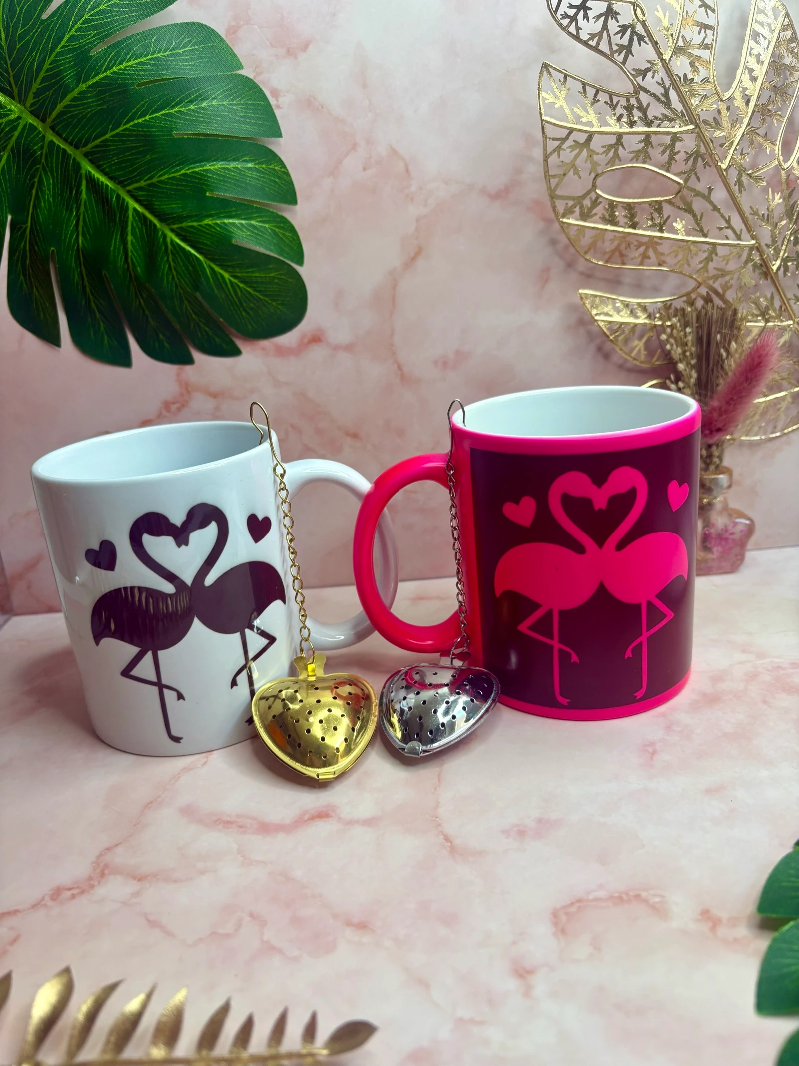 Lot de 2 mugs flamants roses avec boules à thé assorties
